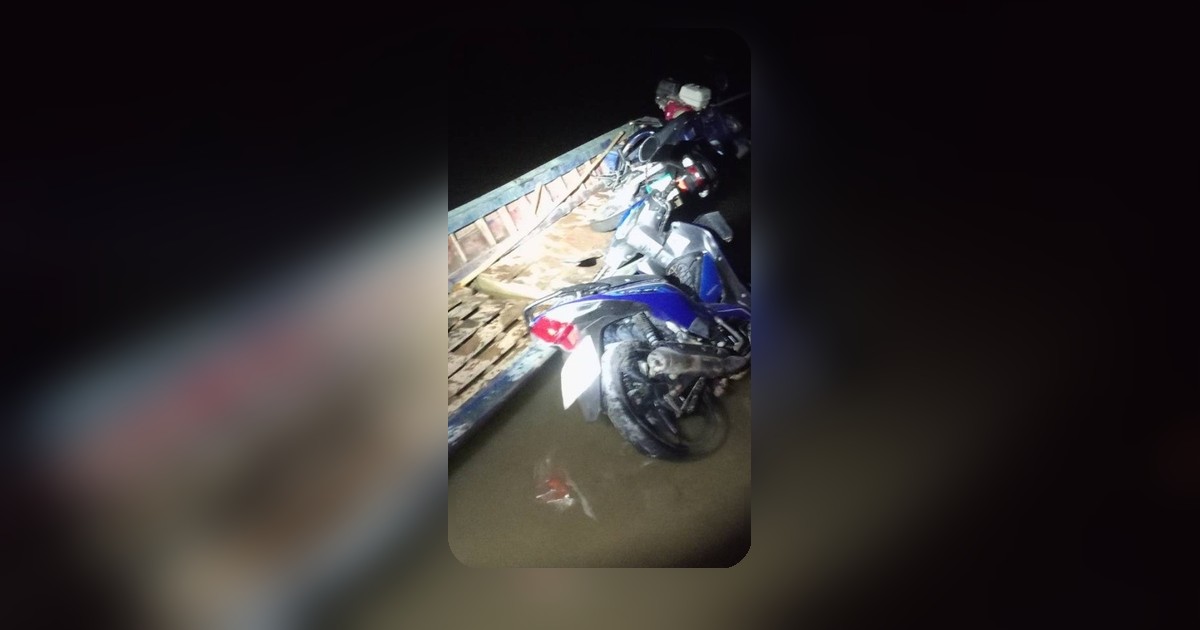 ทหารพรานบุกจับแก๊งค้า จยย.ข้ามชาติ ยกเรือส่งเมียนมา ยึดของกลาง 2 คัน