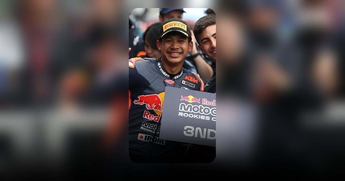 ไม้คิว ฝ่าฝนถล่มคว้าโพเดียมเปิดซีซั่น เรซแรก โมโตจีพี รุกกีส์ คัพ 2026