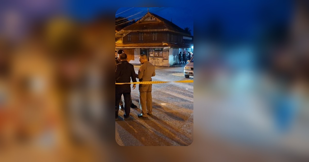 อุกอาจ! 4 คนร้ายปลอมเป็นช่างไฟ ยิงดาบตำรวจดับคารถกลางสี่แยกปัตตานี
